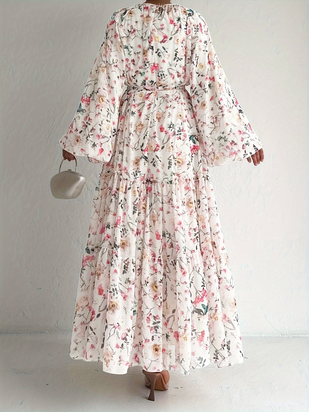 Pfirsichfarbene Kaftankleid mit Blumenmuster - Zara