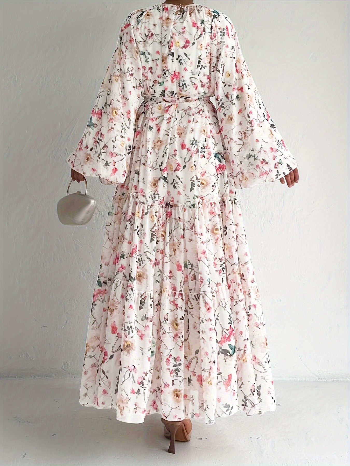 Pfirsichfarbene Kaftankleid mit Blumenmuster - Zara