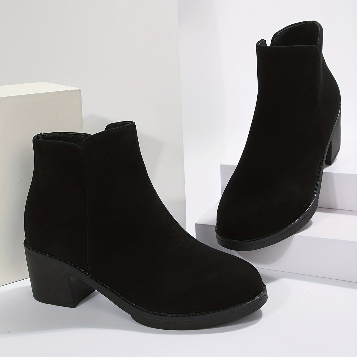Schwarze Stiefeletten mit Blockabsatz und Reißverschluss - Mila