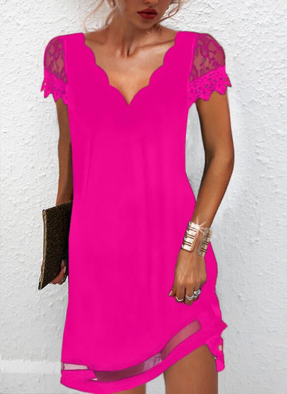 Schwarzes Shift-Kleid mit Kurzen Ärmeln und Spitze - Evy