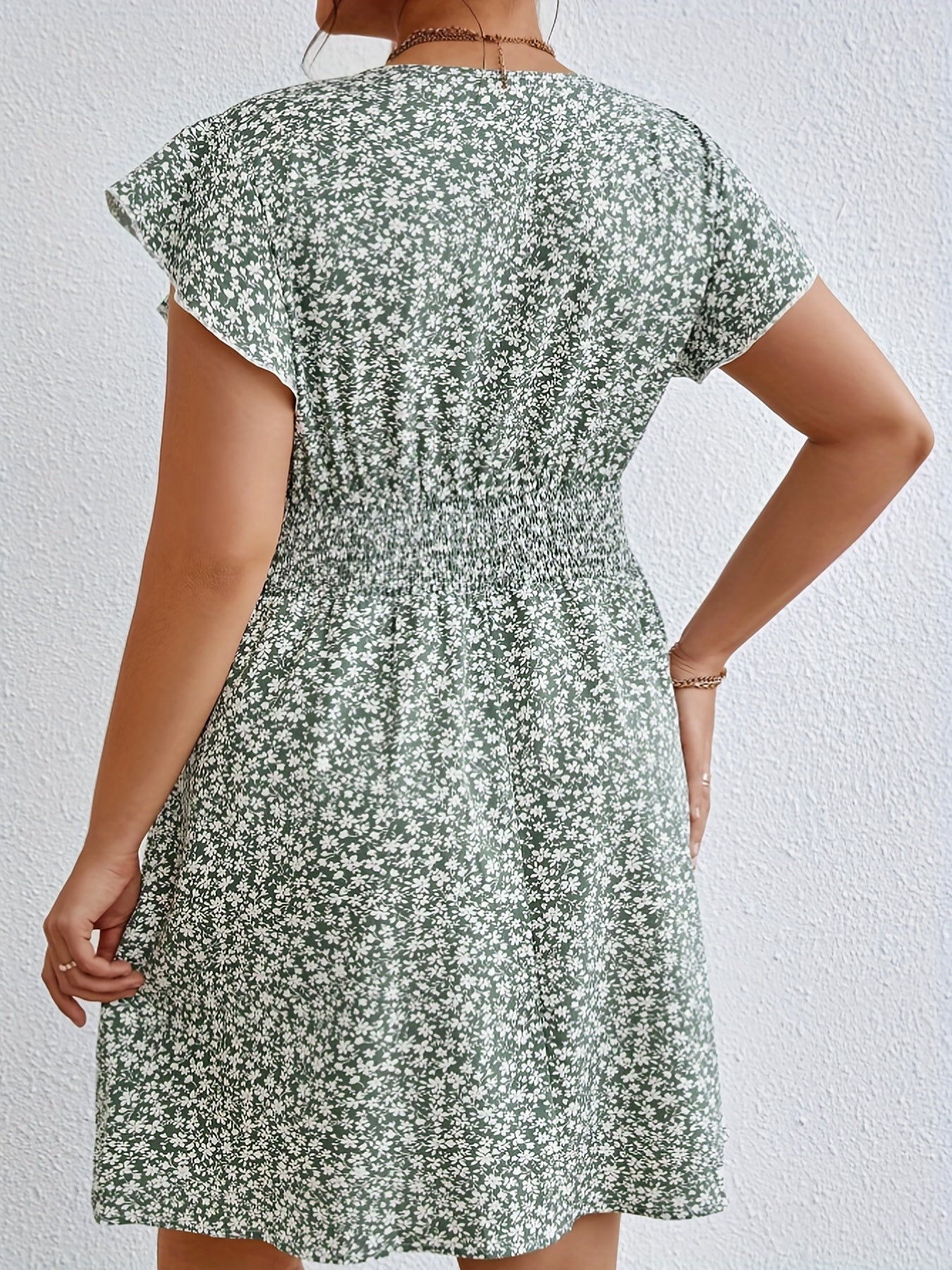 Grünes Plus Size Rüschenkleid - Clara