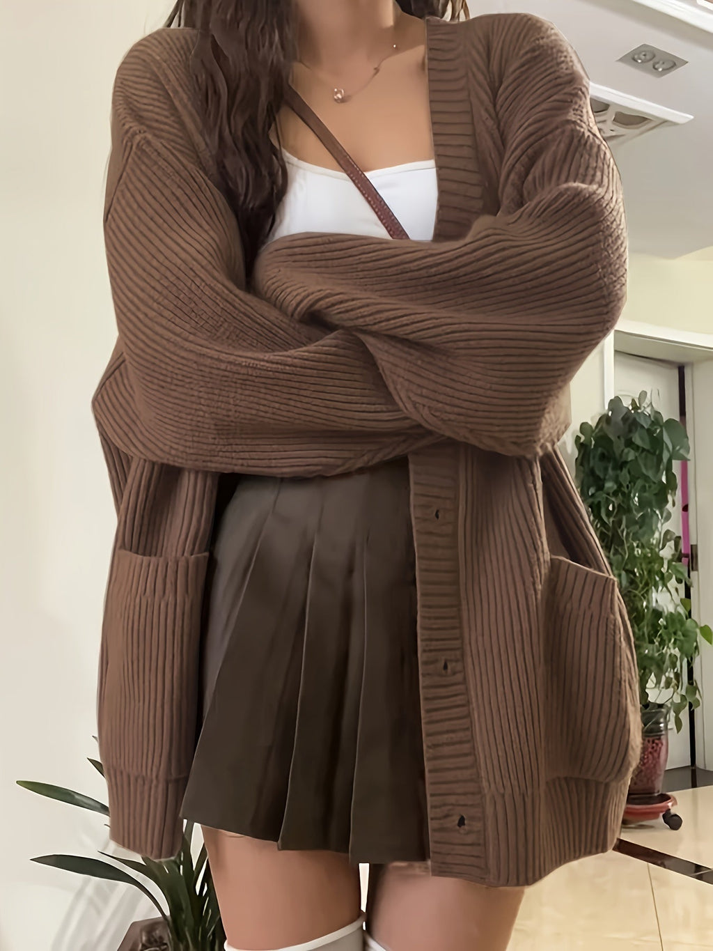 Kaffeefarbene Strickjacke mit Knöpfen - Lise