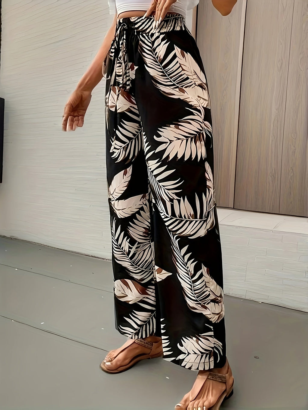 Schwarze Weite Hose mit Botanischem Print - Lotte
