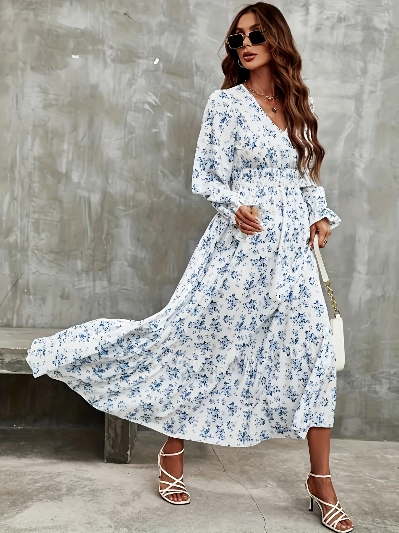 Weißes Blumenkleid mit Rüschen - Fleur