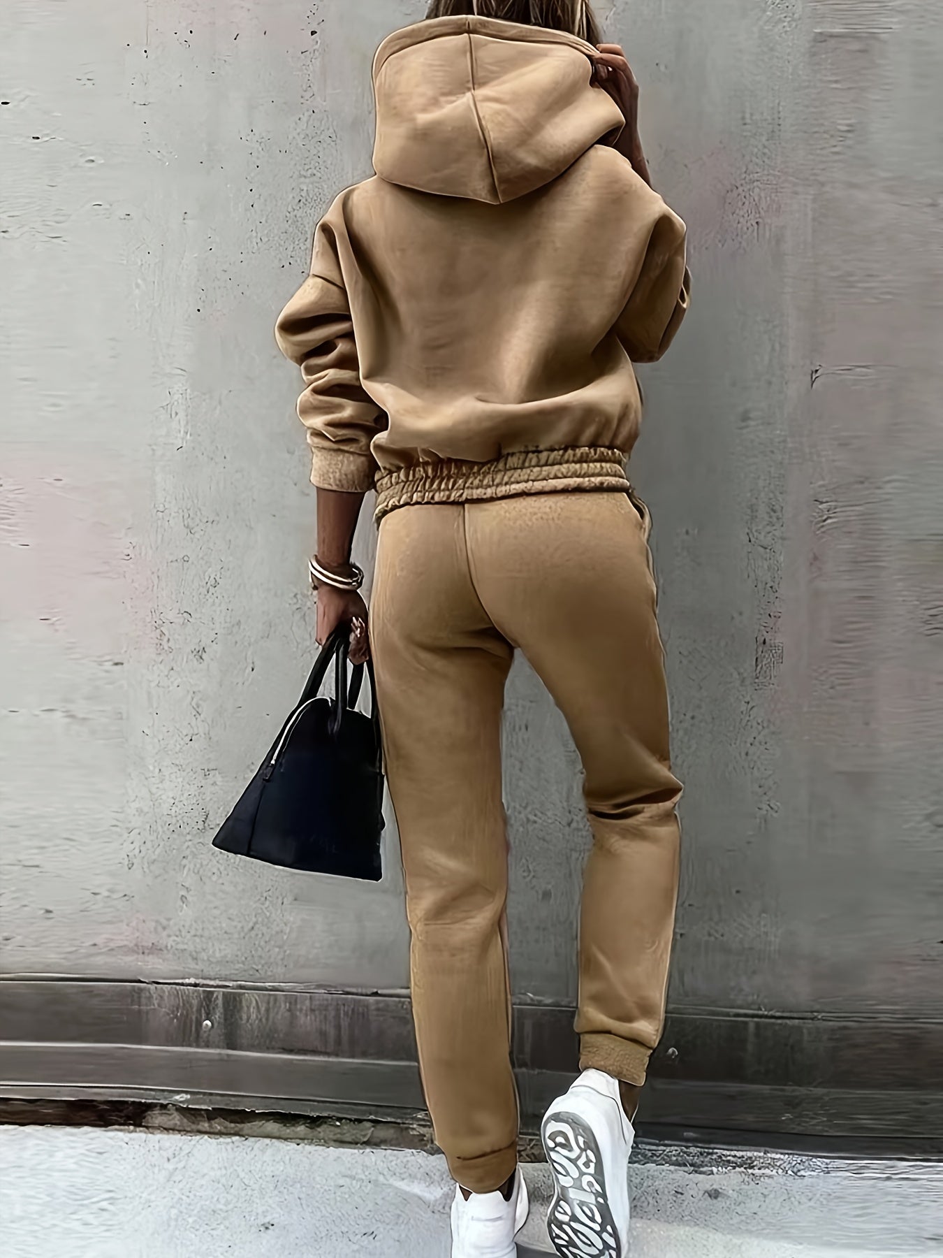 Khaki Sweatpants-Set mit Hoodie - Clara