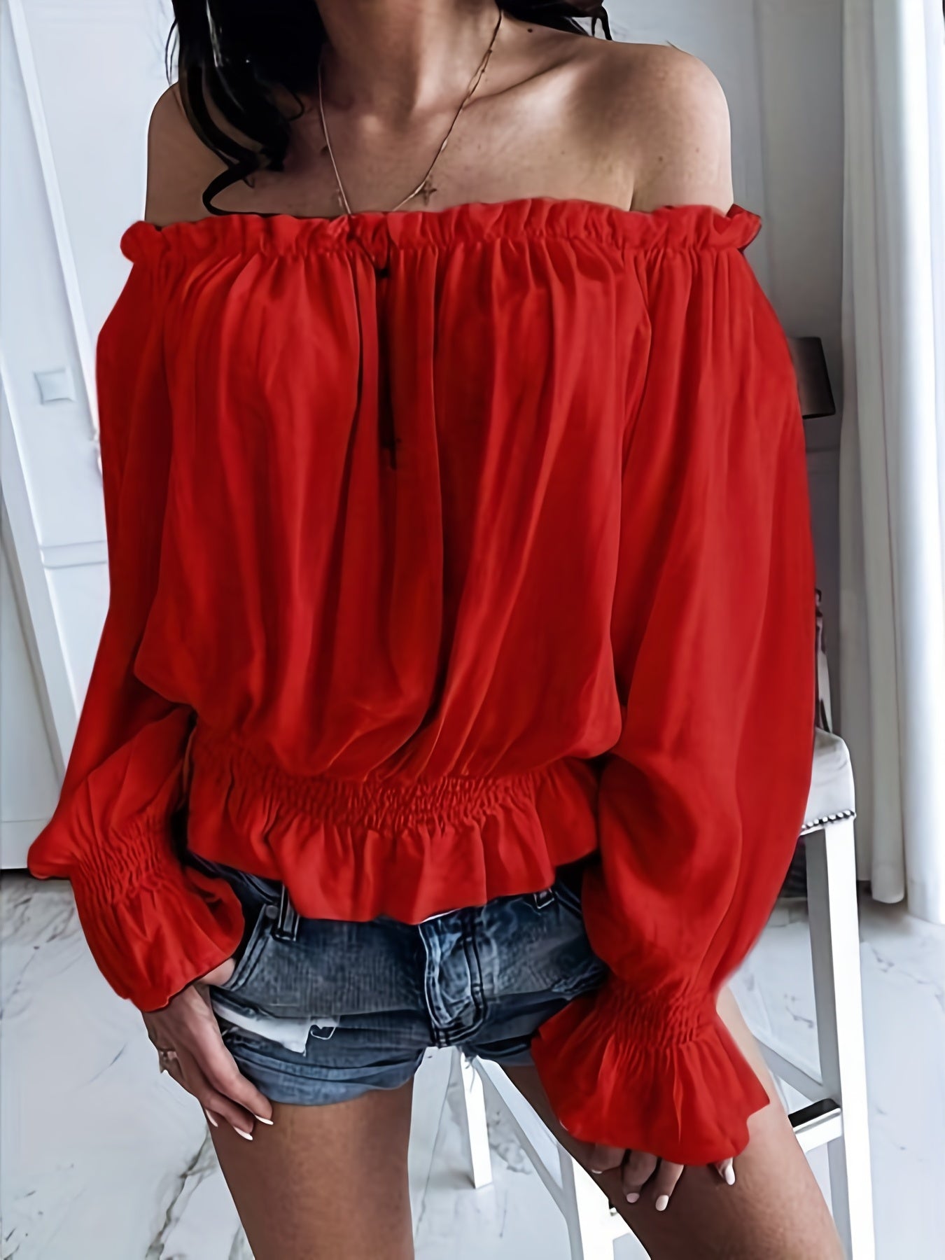 Weiße Rüschenbluse mit langen Ärmeln - Clara