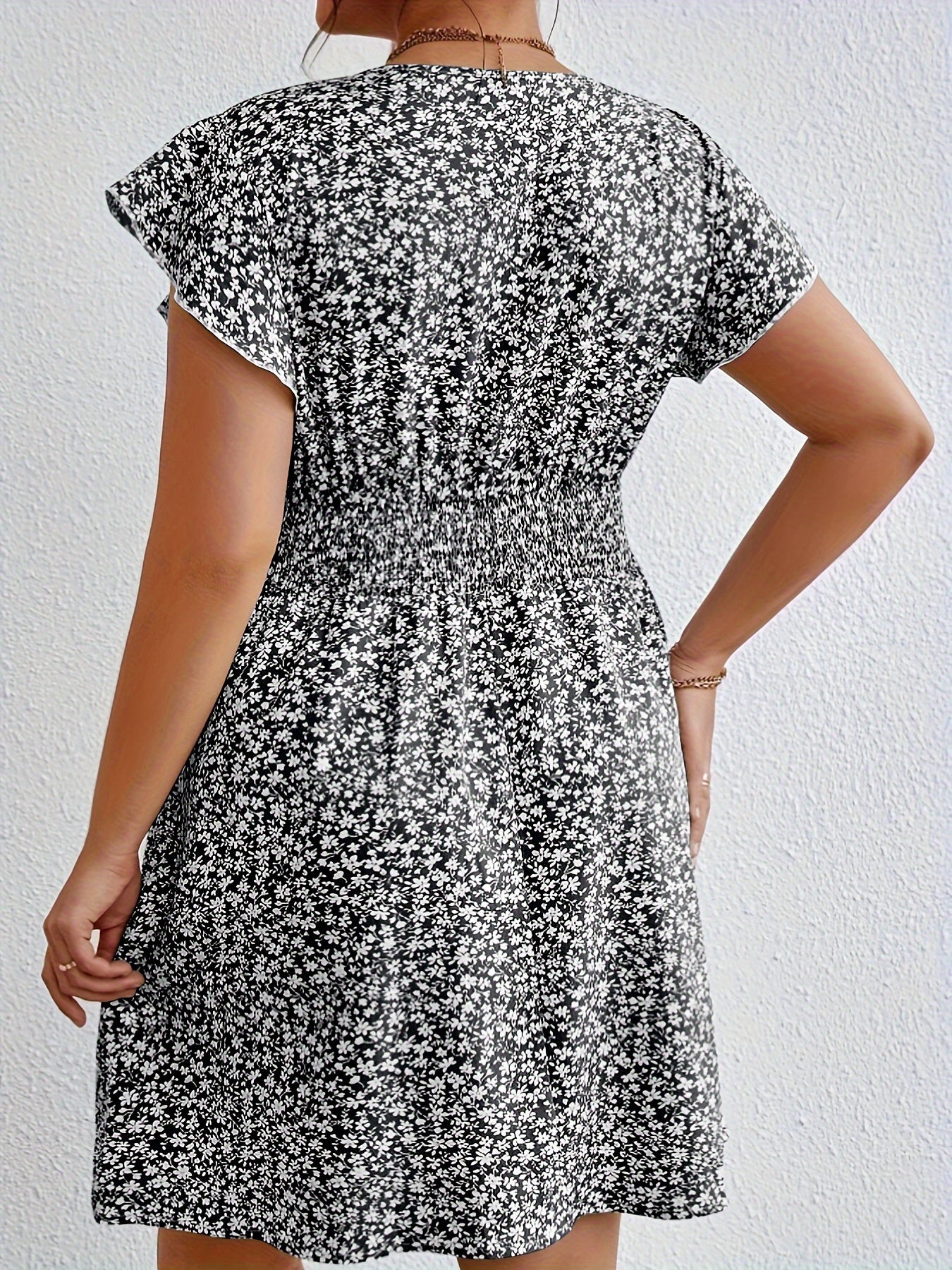 Grünes Plus Size Rüschenkleid - Clara