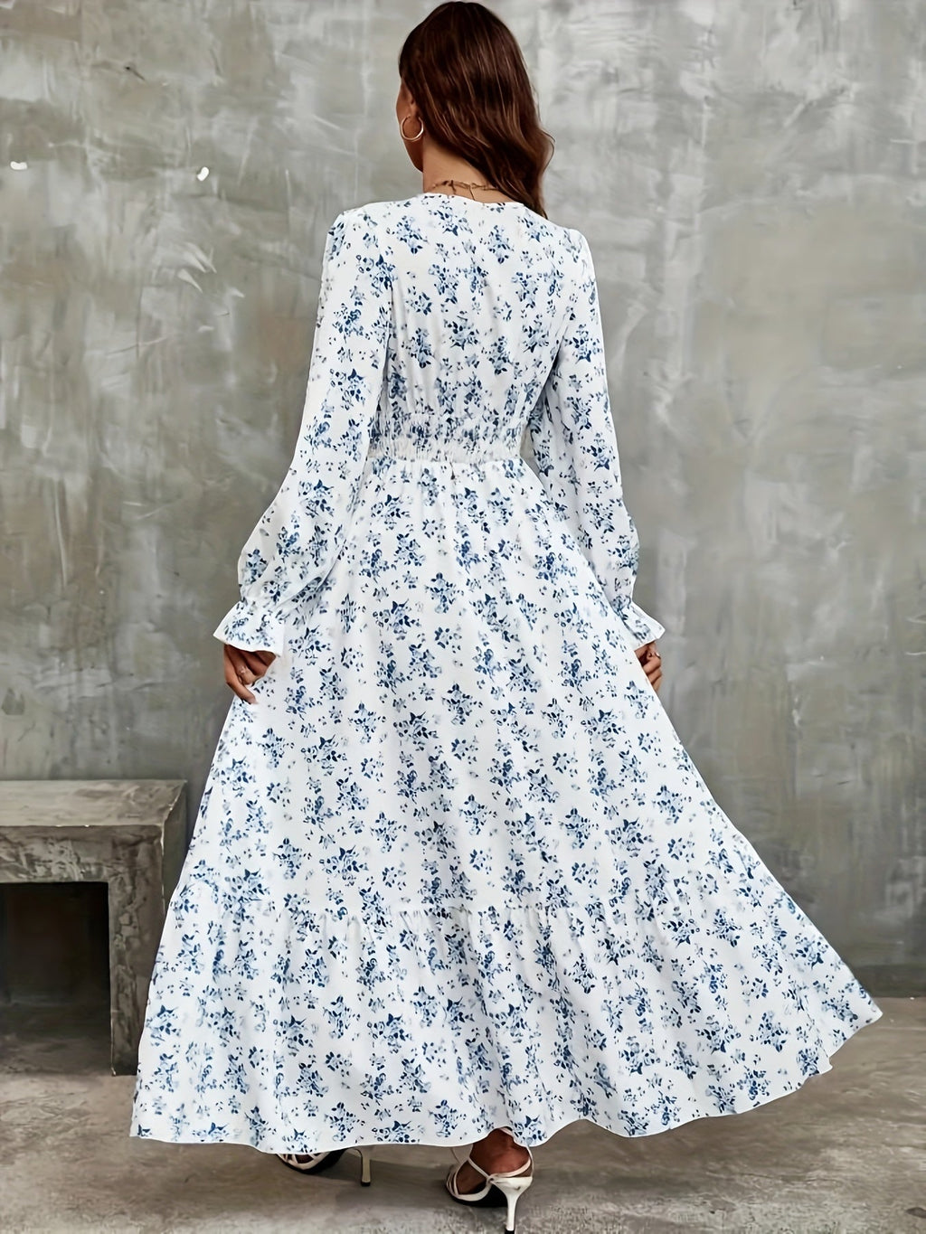Weißes Blumenkleid mit Rüschen - Fleur