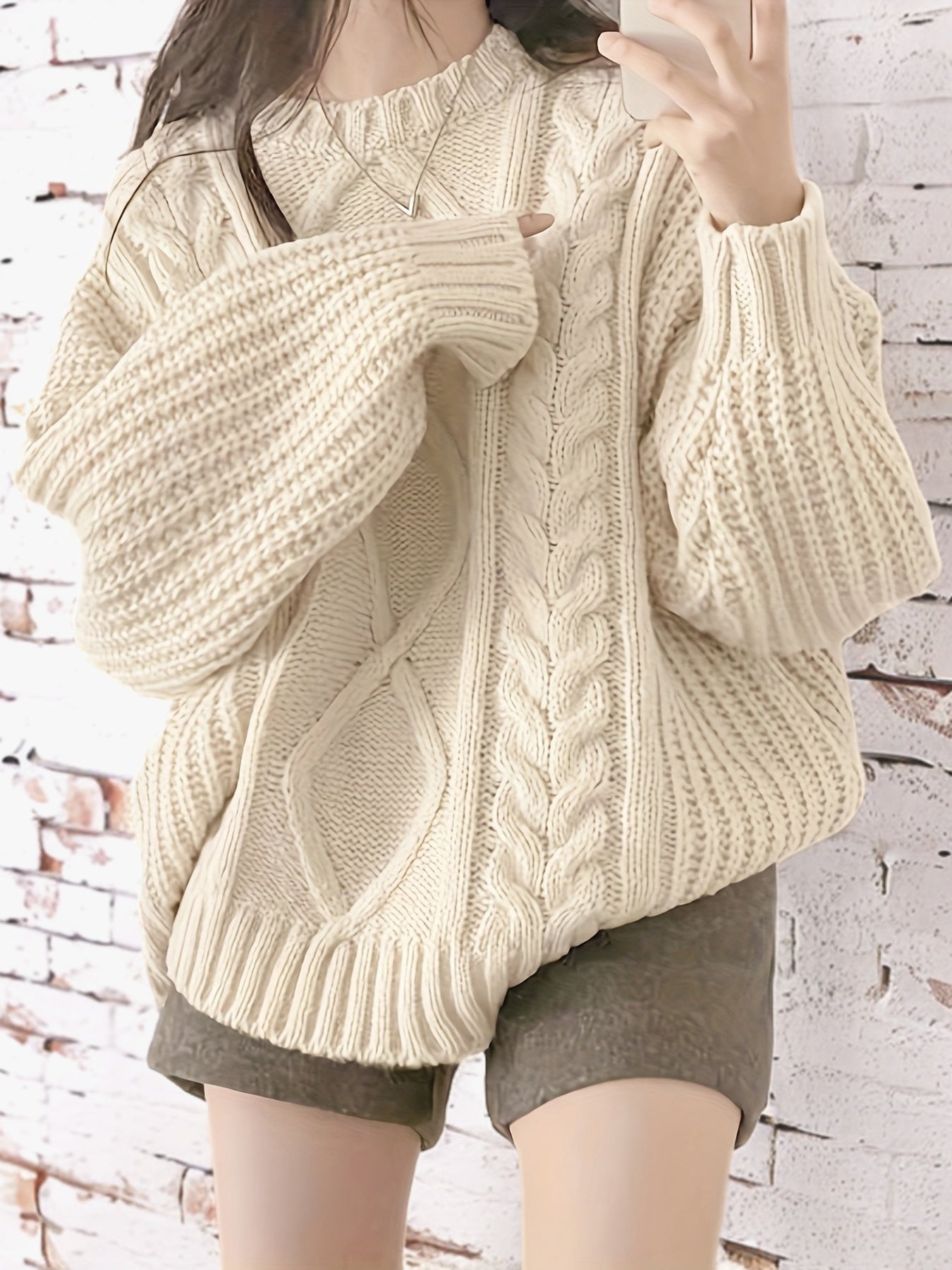 Apricotfarbener Kabelstrickpullover mit Rundhalsausschnitt - Emma