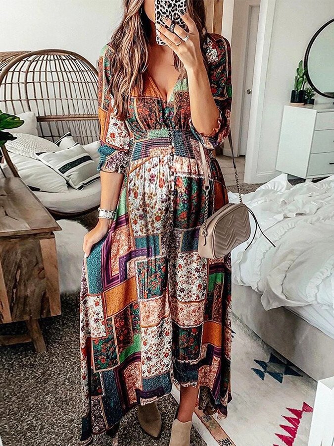Farbenfrohes Bohemian Vintage Kleid mit V-Ausschnitt - Yara