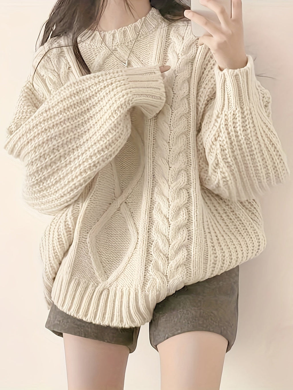 Apricotfarbener Kabelstrickpullover mit Rundhalsausschnitt - Emma
