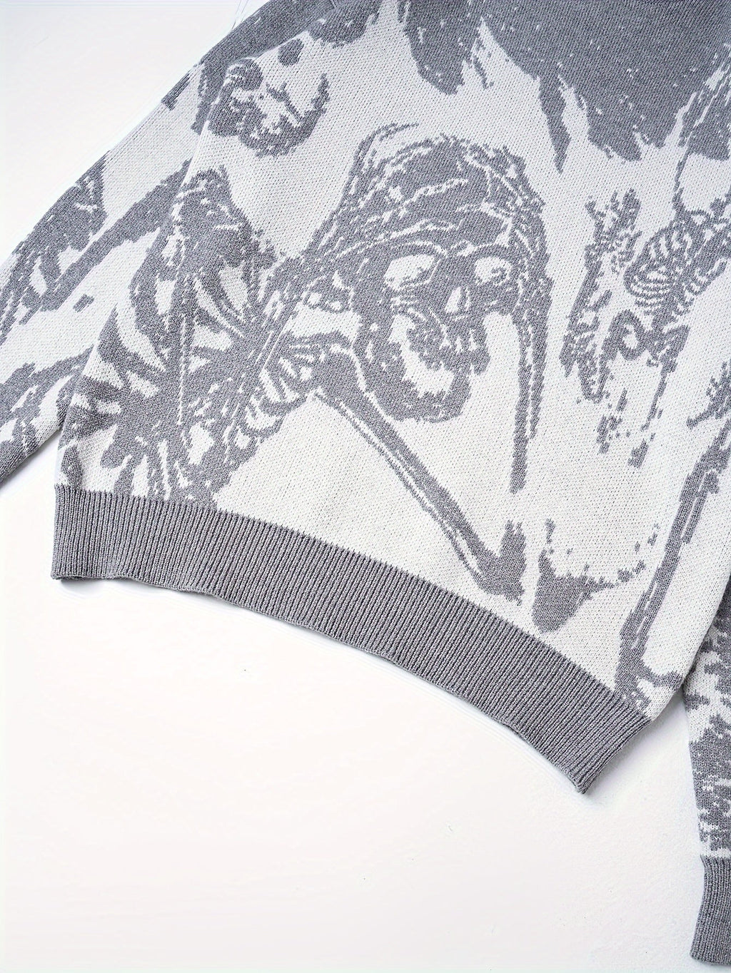 Schwarzer Strickpullover mit Totenkopf-Print - Finn