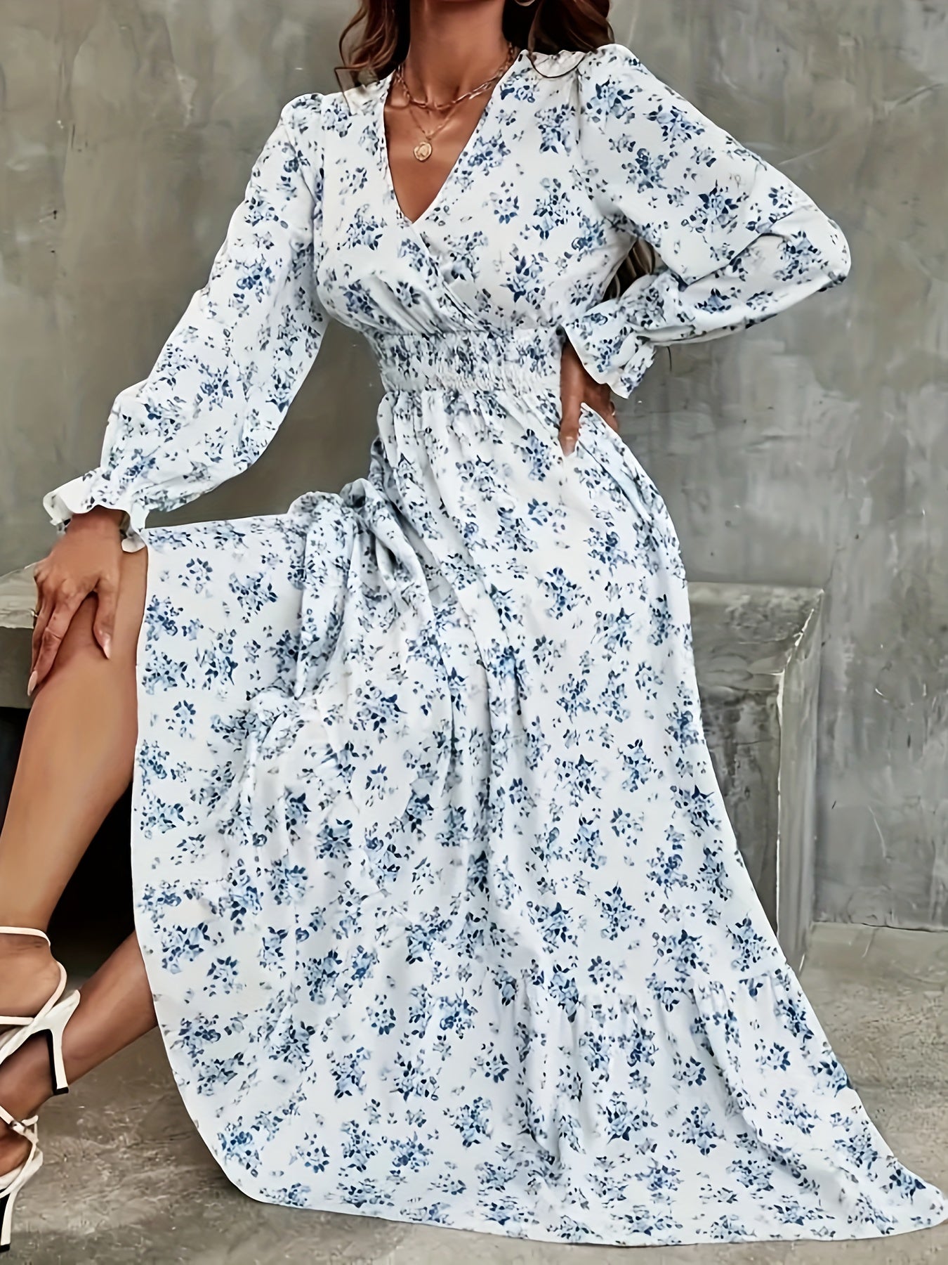Weißes Blumenkleid mit Rüschen - Fleur