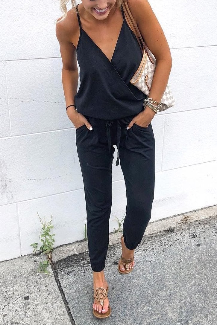 Schwarzer V-Ausschnitt Jumpsuit mit Trägern - Nora