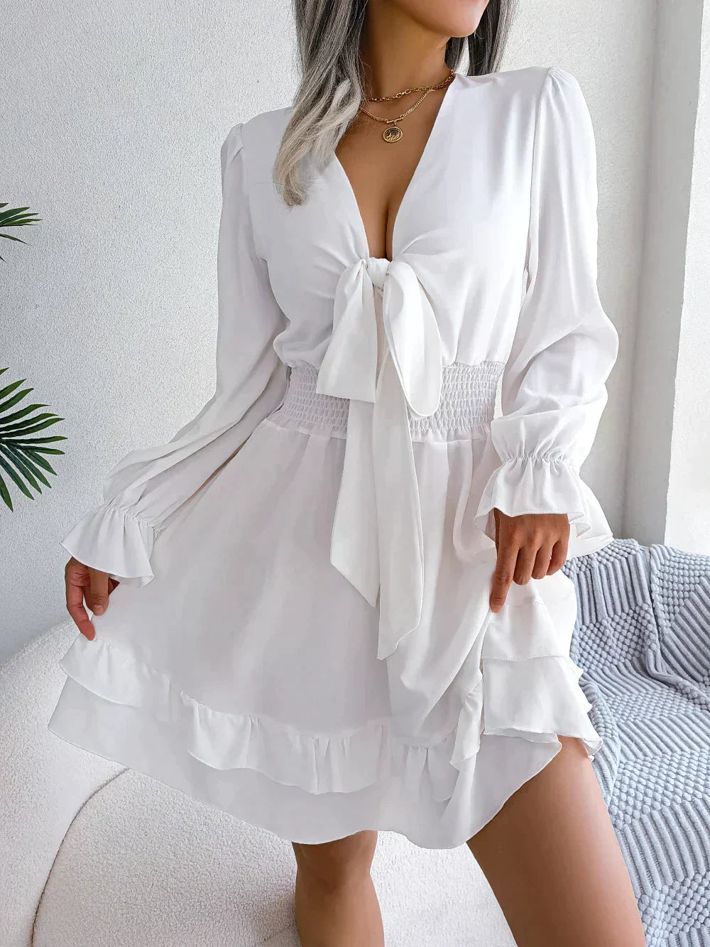 Bibi - Rosa Kleid mit Tiefer Ausschnitt und Rüschen