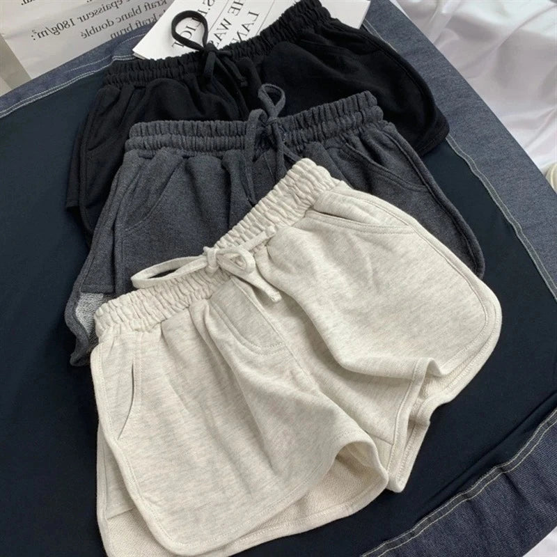 Nicki - Graue lässige High-Waist-Shorts