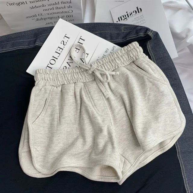 Nicki - Graue lässige High-Waist-Shorts