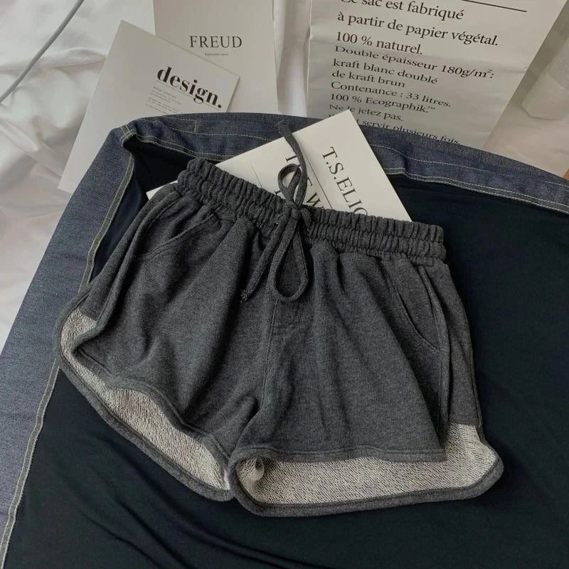 Nicki - Graue lässige High-Waist-Shorts