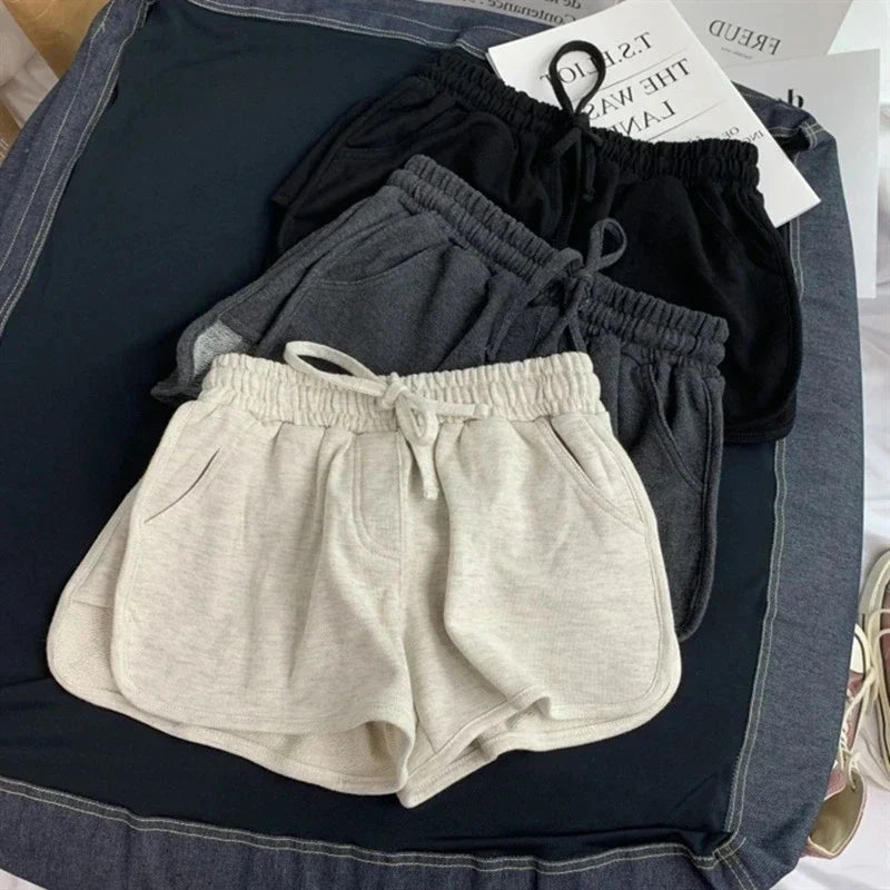 Nicki - Graue lässige High-Waist-Shorts