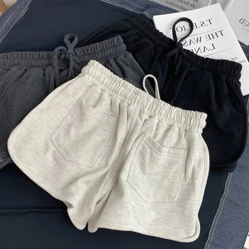 Nicki - Graue lässige High-Waist-Shorts