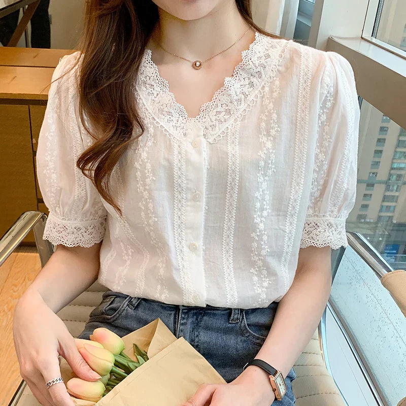 Penny - Weiße Spitzen-V-Ausschnitt-Bluse