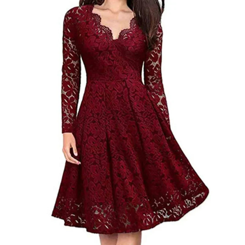 Schwarzes Spitzen-Midi-Kleid - Shaena