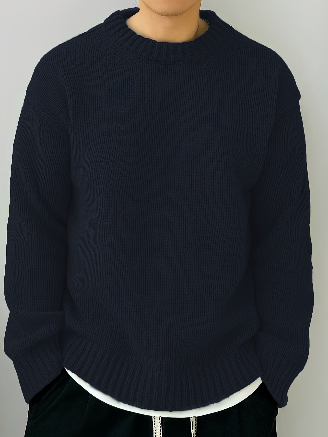Olivgrüner Strickpullover mit Rundhalsausschnitt - Finn