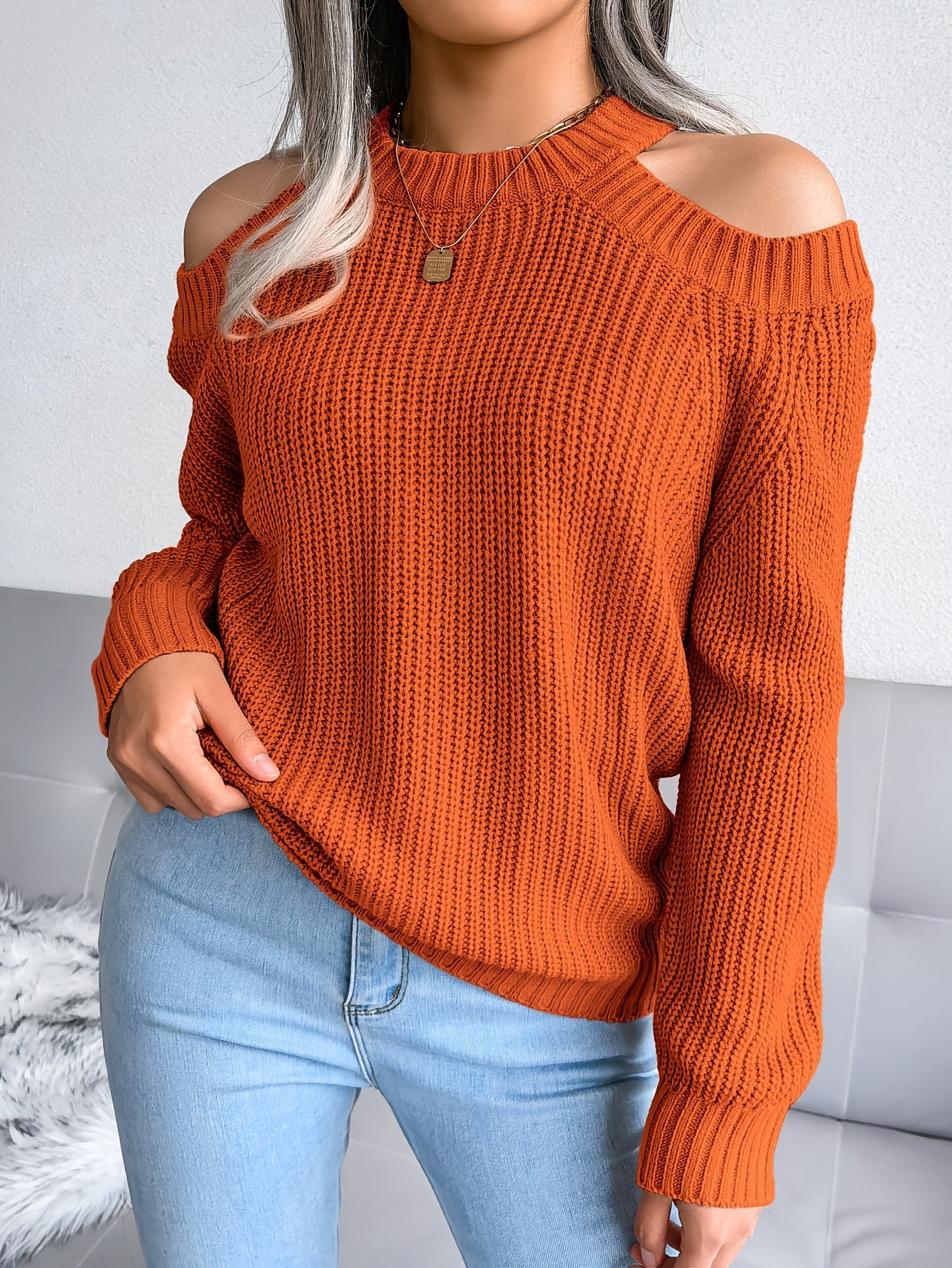 Orange-Roter Strickpullover mit Schulterausschnitt - Mila