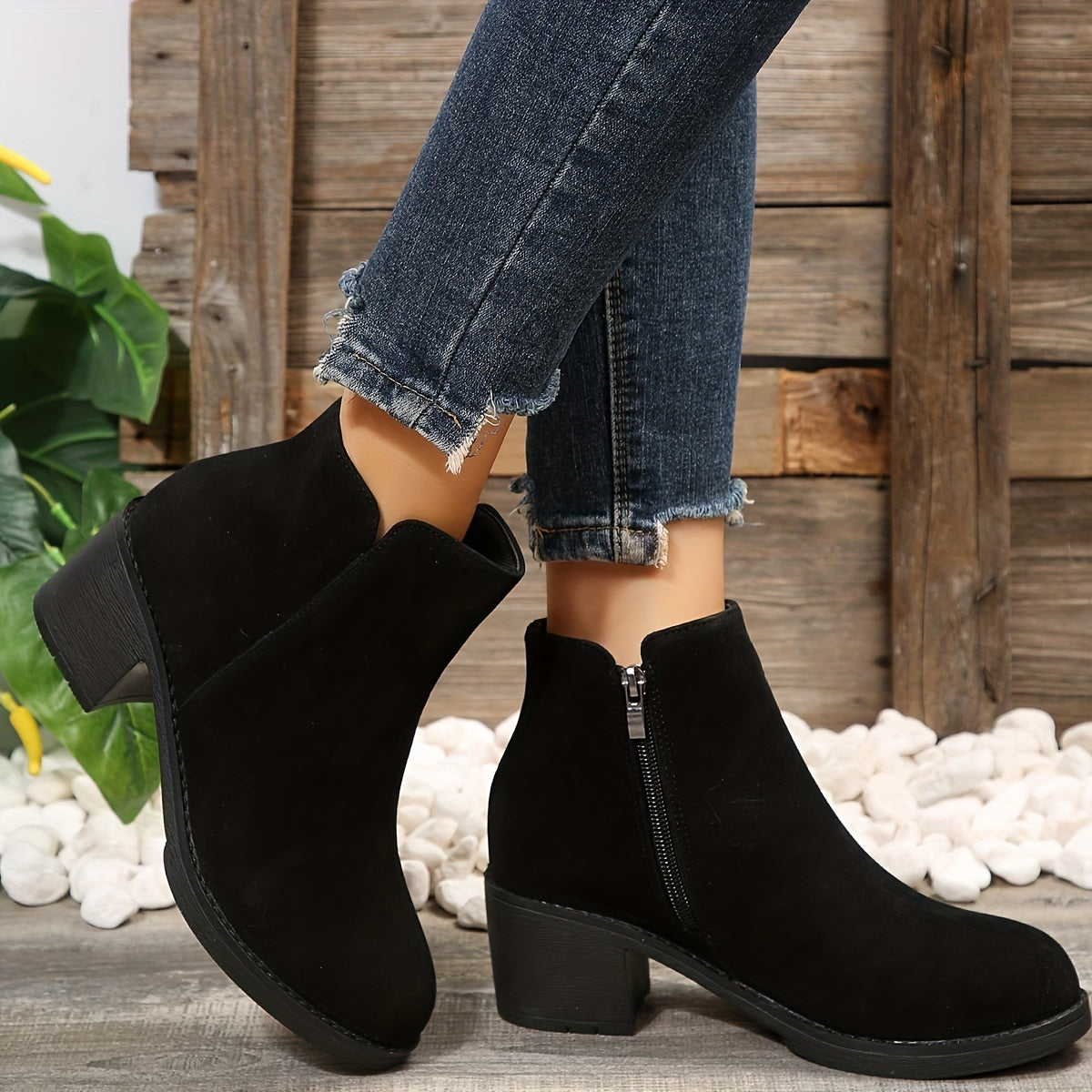 Schwarze Stiefeletten mit Blockabsatz und Reißverschluss - Mila