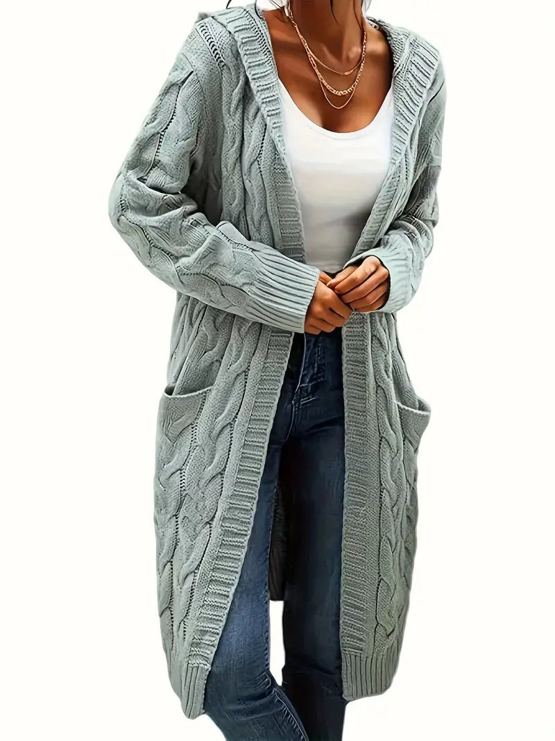 Schwarze Strick-Kapuzenjacke mit Zopfmuster – Nora