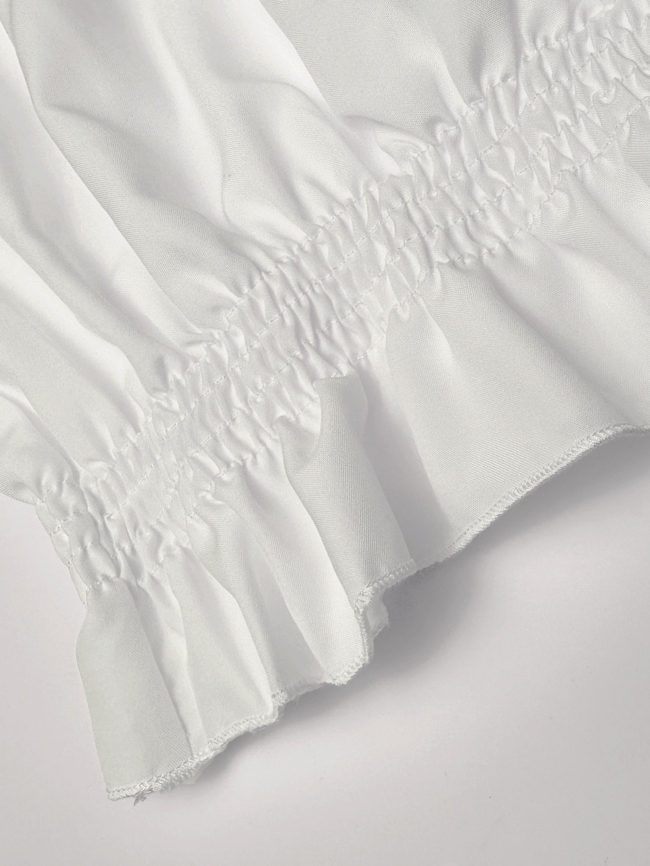 Weiße Rüschenbluse mit langen Ärmeln - Clara