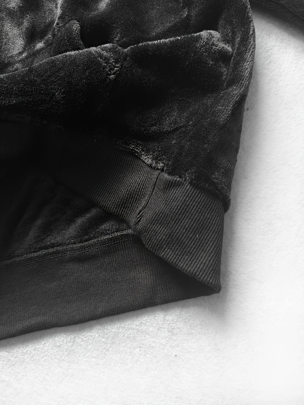 Schwarze Kapuzenjacke mit Plüschfutter - Leon