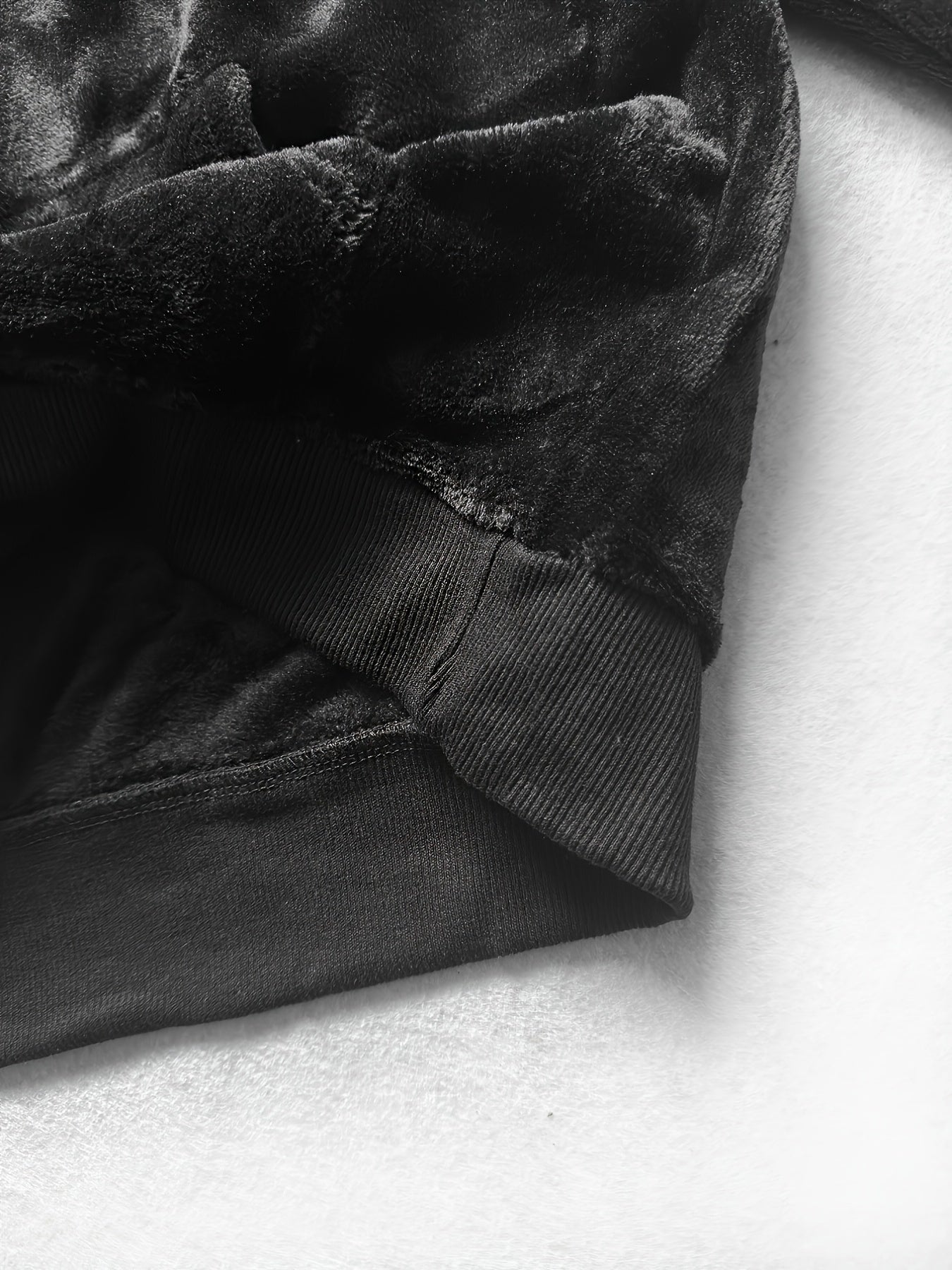 Schwarze Kapuzenjacke mit Plüschfutter - Leon