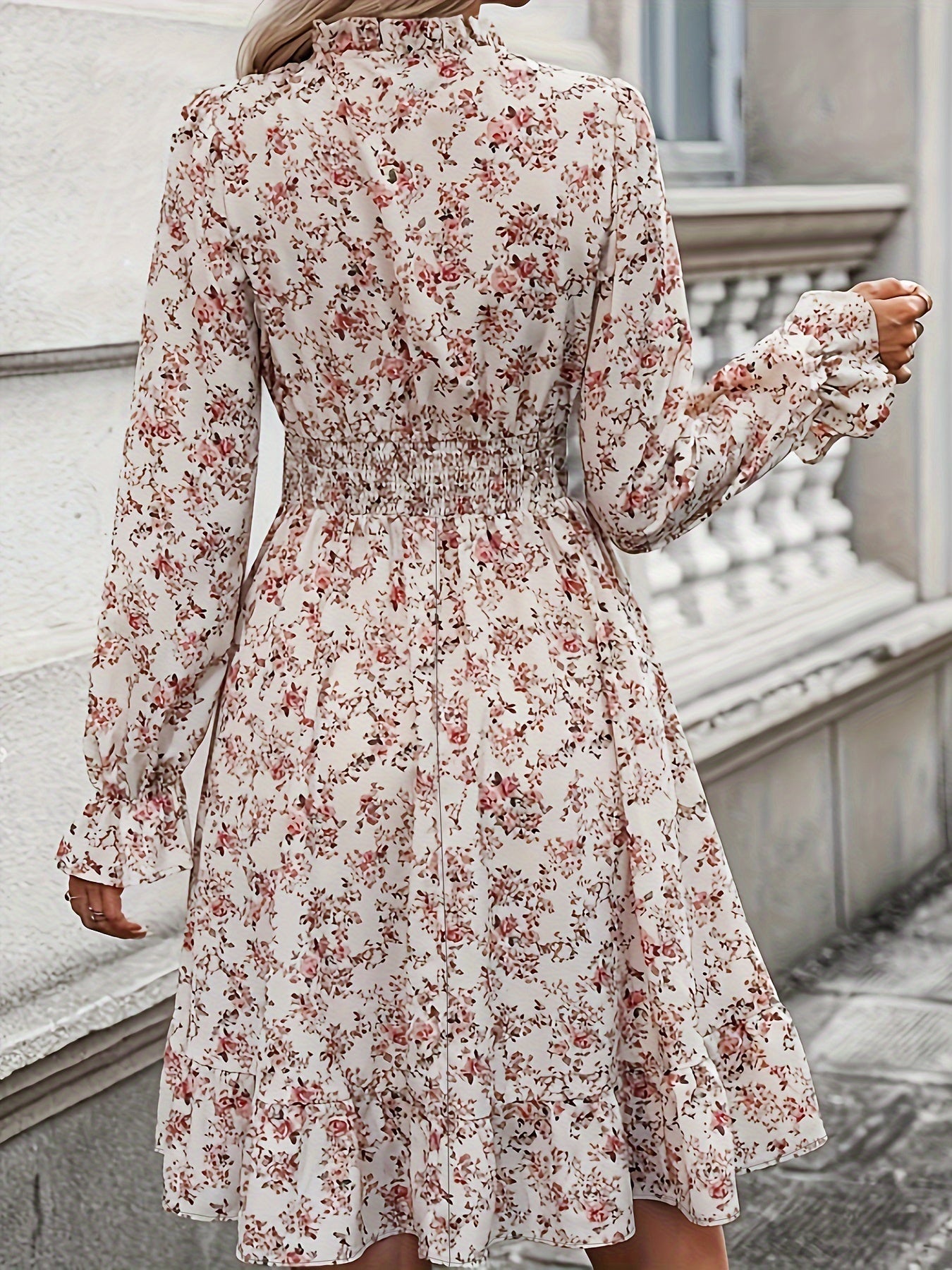 Weißes Blumenkleid - Fleur