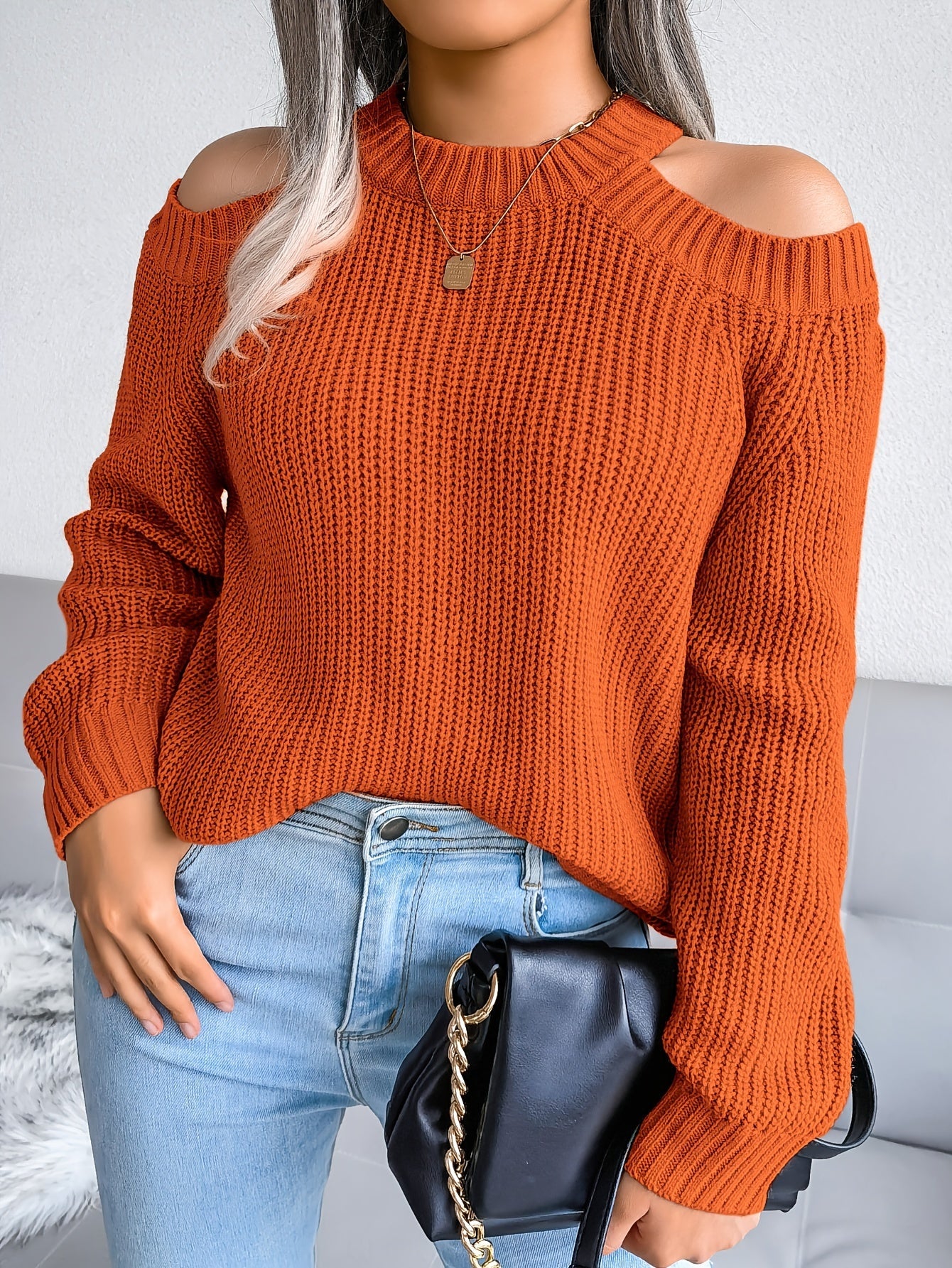 Orange-Roter Strickpullover mit Schulterausschnitt - Mila