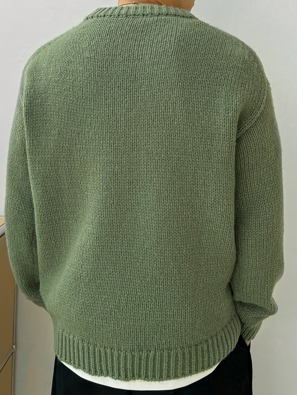 Olivgrüner Strickpullover mit Rundhalsausschnitt - Finn