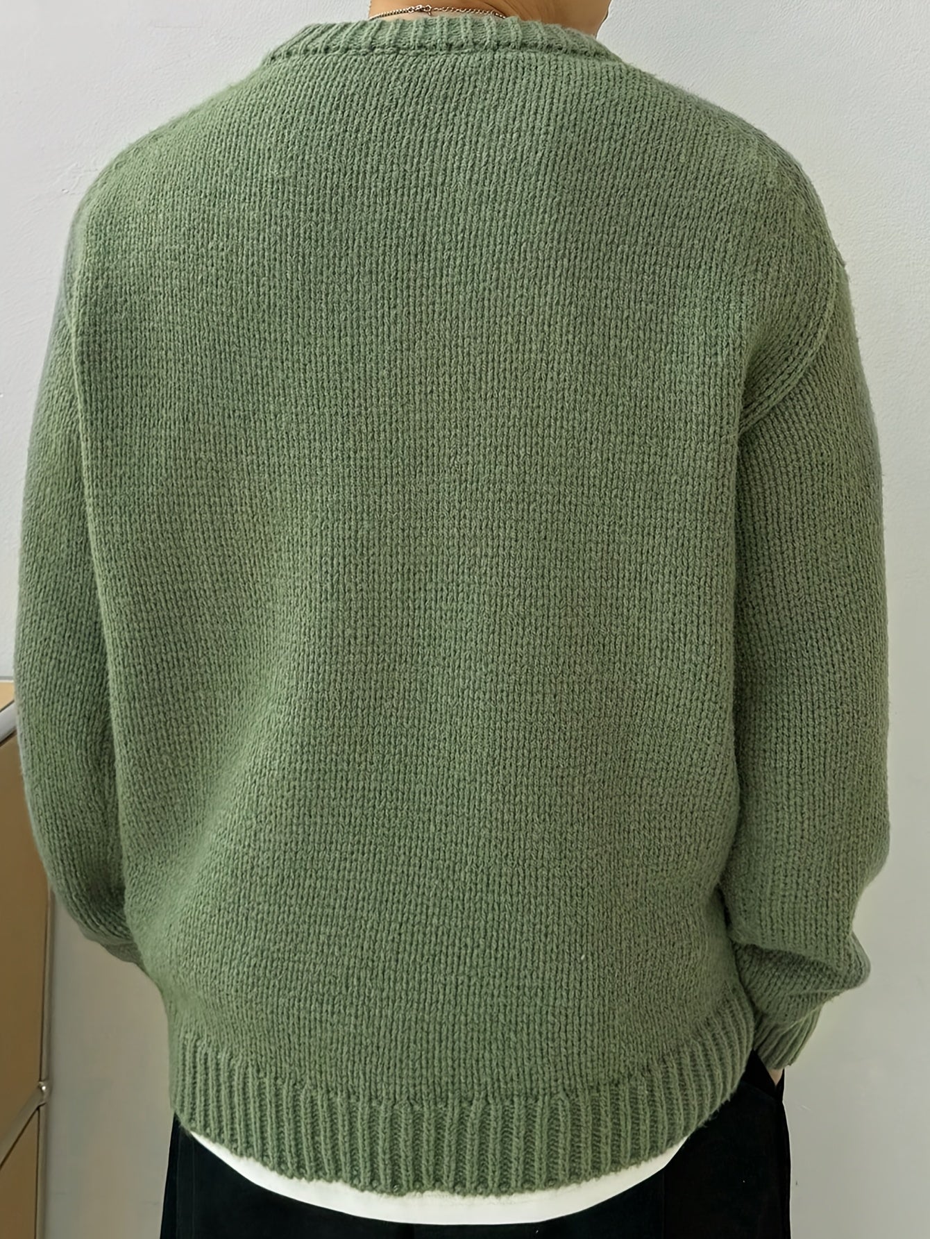 Olivgrüner Strickpullover mit Rundhalsausschnitt - Finn