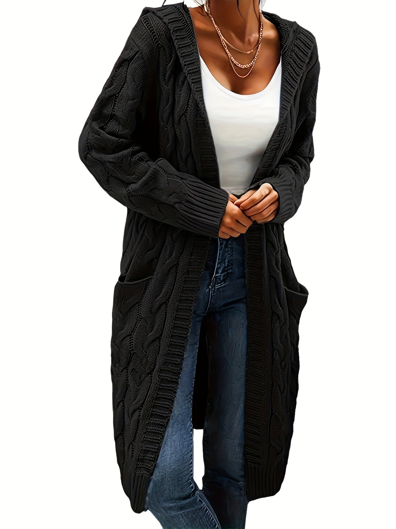 Schwarze Strick-Kapuzenjacke mit Zopfmuster – Nora