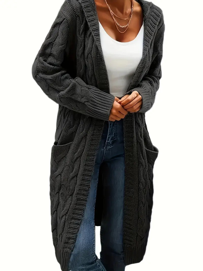 Schwarze Strick-Kapuzenjacke mit Zopfmuster – Nora