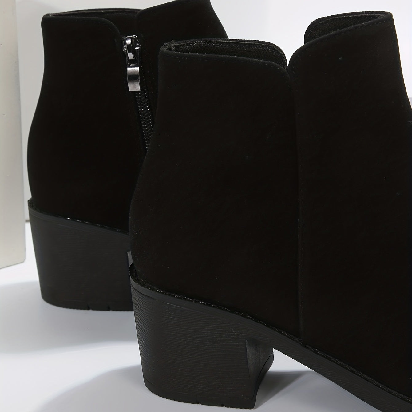 Schwarze Stiefeletten mit Blockabsatz und Reißverschluss - Mila