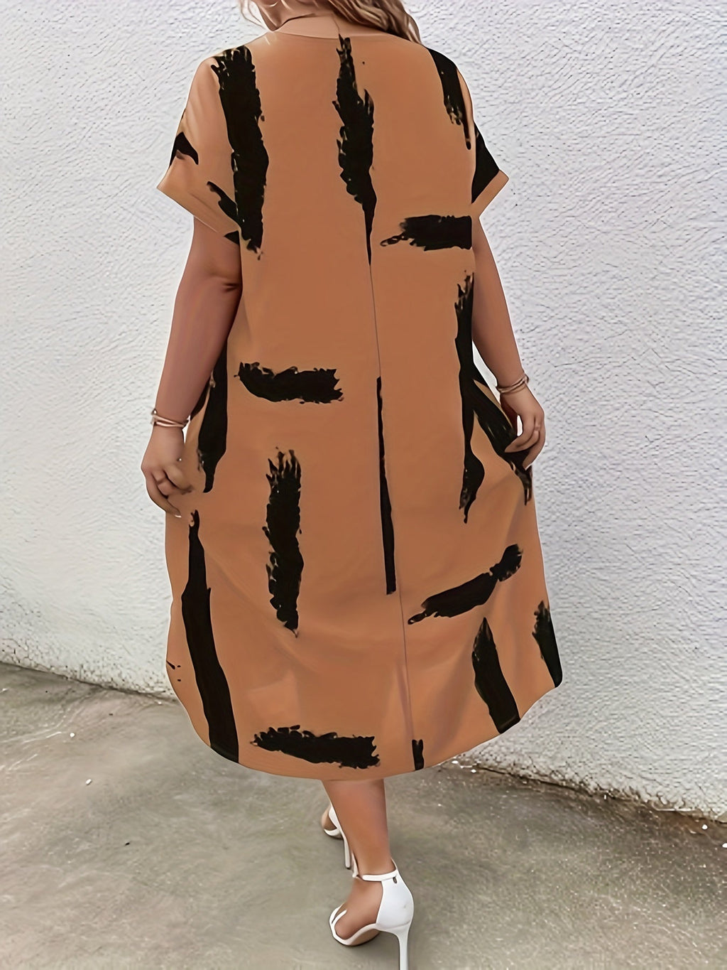 Hellbraunes Pinselstrich-Kleid - Nora