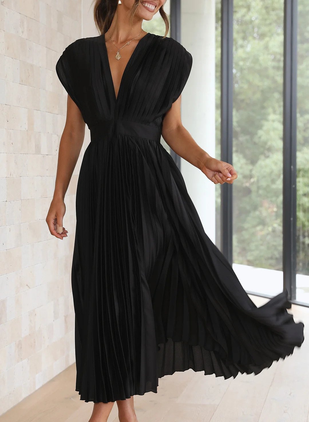 Aria - Grünes Maxikleid mit kurzen Ärmeln