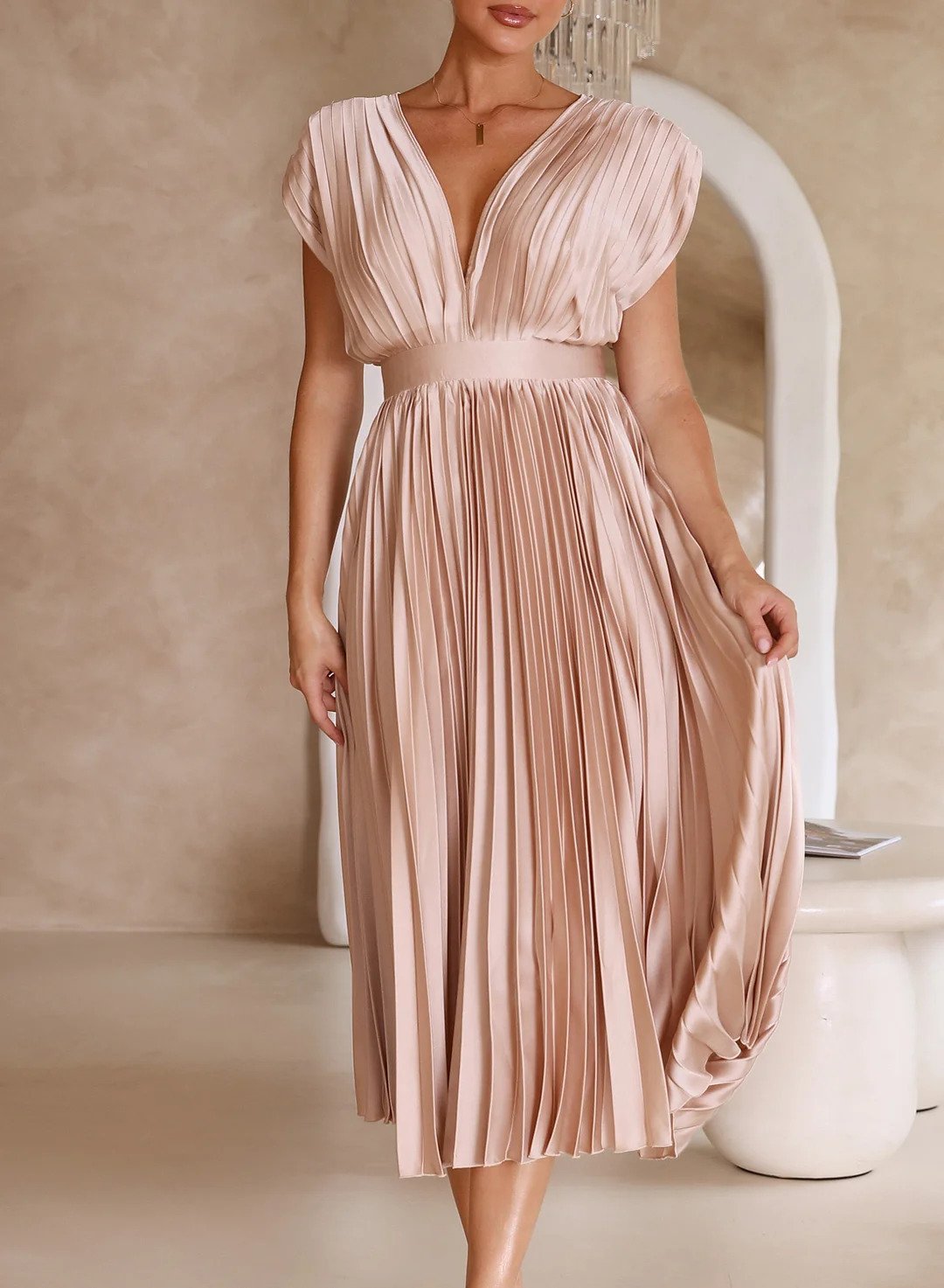 Aria - Grünes Maxikleid mit kurzen Ärmeln