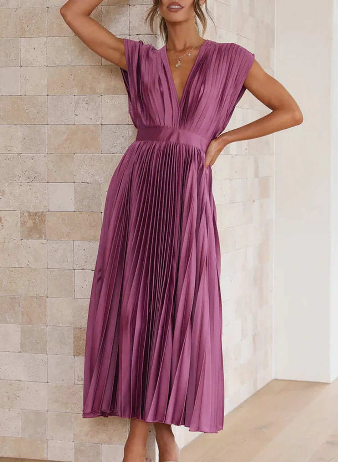 Aria - Grünes Maxikleid mit kurzen Ärmeln