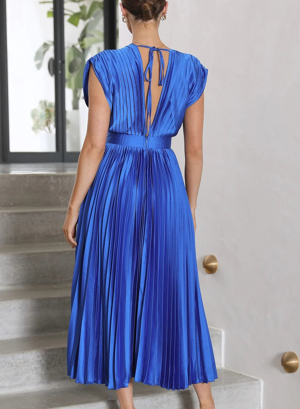 Aria - Grünes Maxikleid mit kurzen Ärmeln