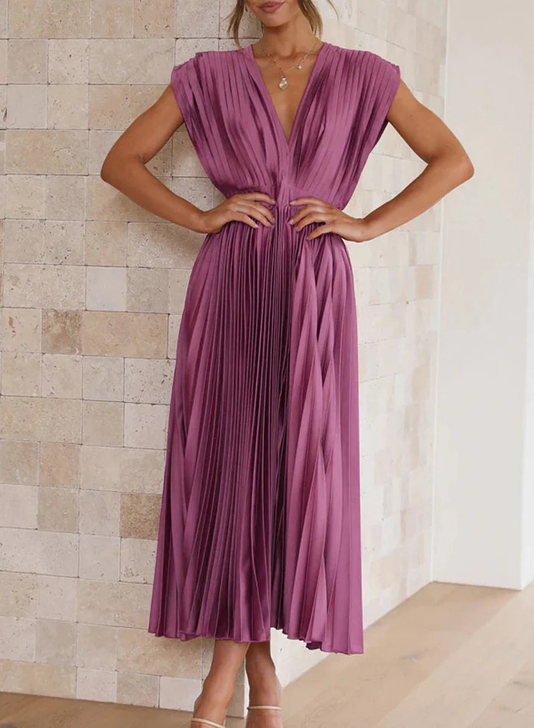 Aria - Grünes Maxikleid mit kurzen Ärmeln