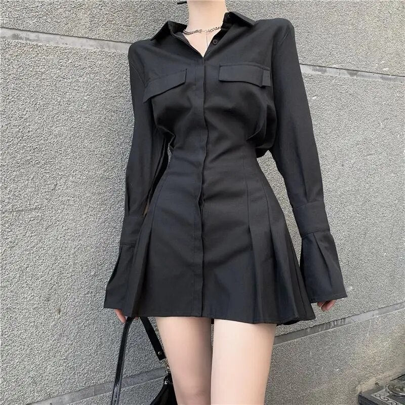 Aurora - Schwarzes langes gotisches Faltenkleid mit langen Ärmeln