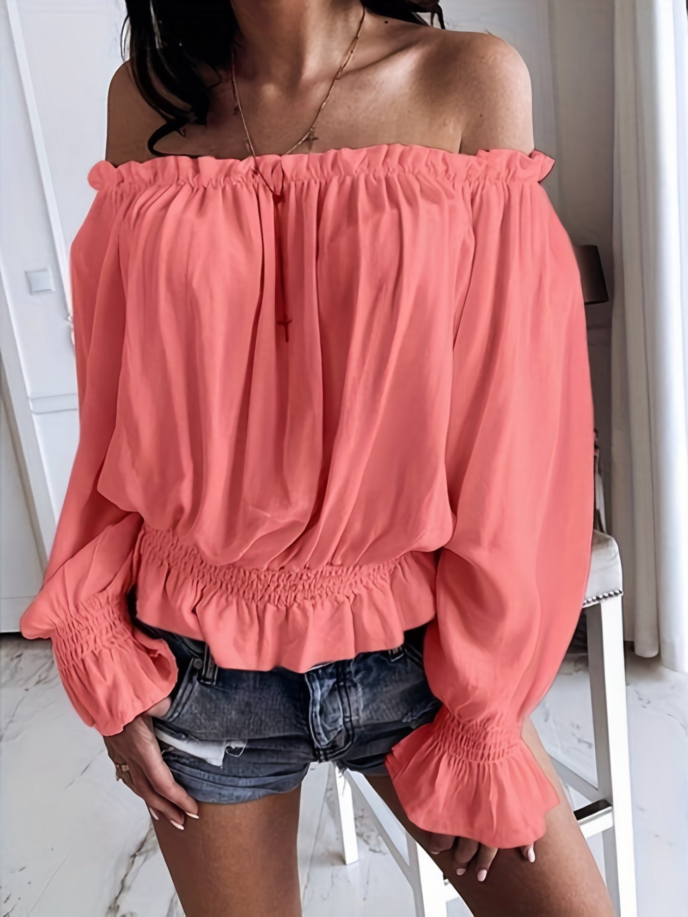 Weiße Rüschenbluse mit langen Ärmeln - Clara