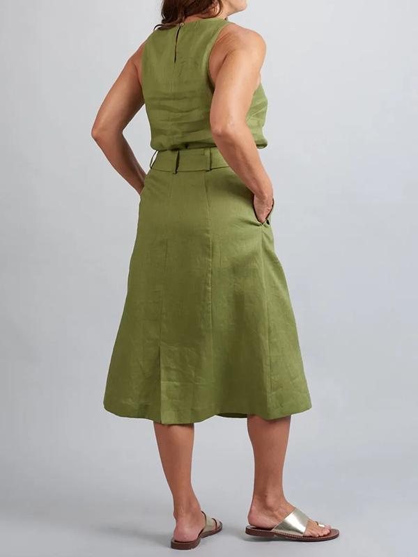 Cora - Grünes ärmelloses Kleid mit Gürtel und Knöpfen