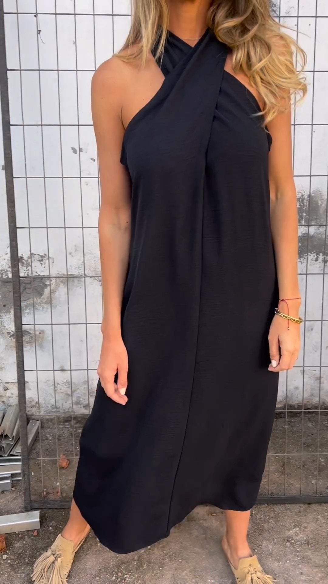 Eleanor - Lässiges Kleid mit Halterneck aus Baumwolle und Leinen